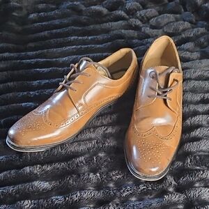 Apt. 9 Brown Oxfords with Wingtip Detailing